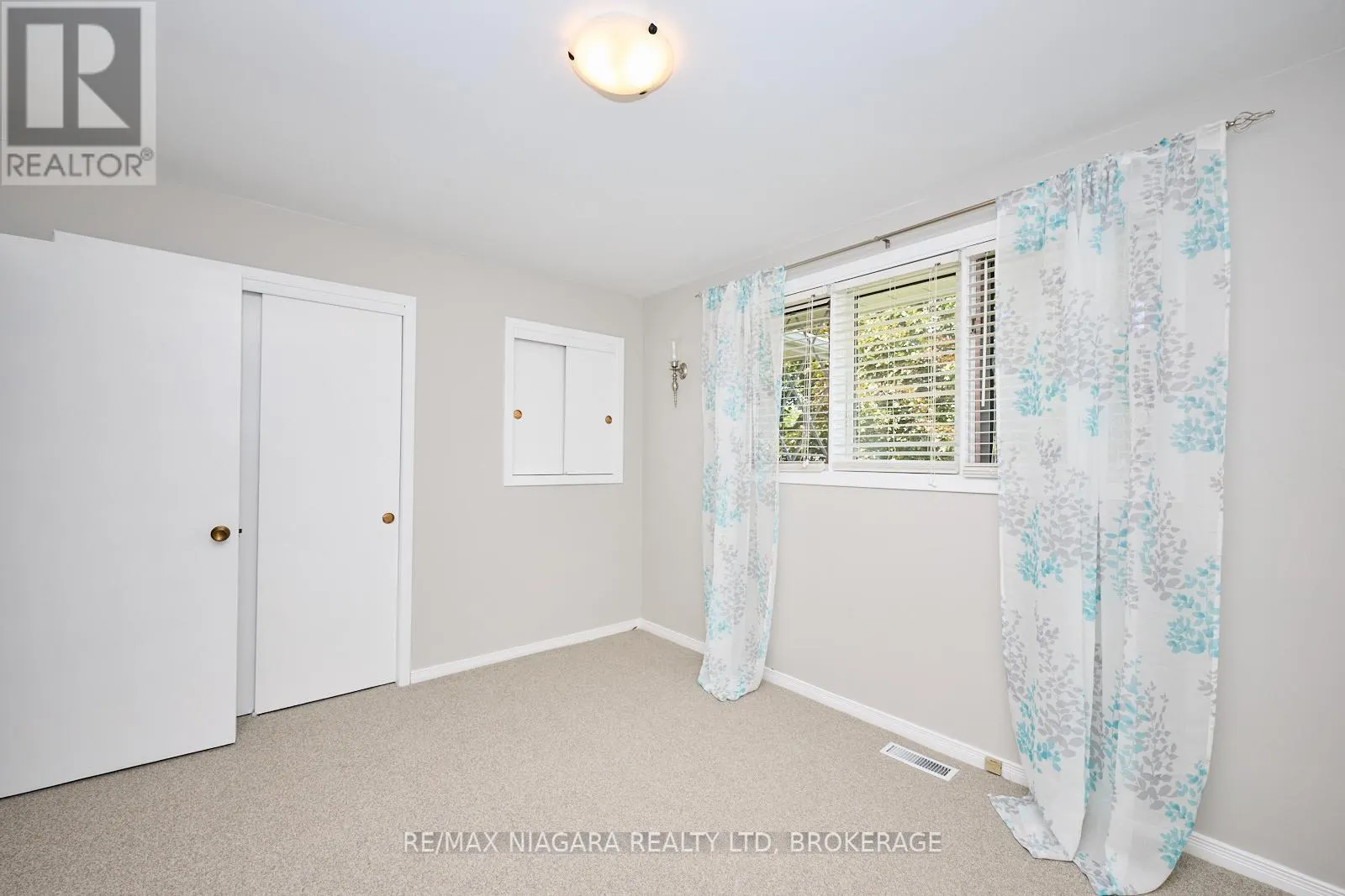 1129 MANNING COURT