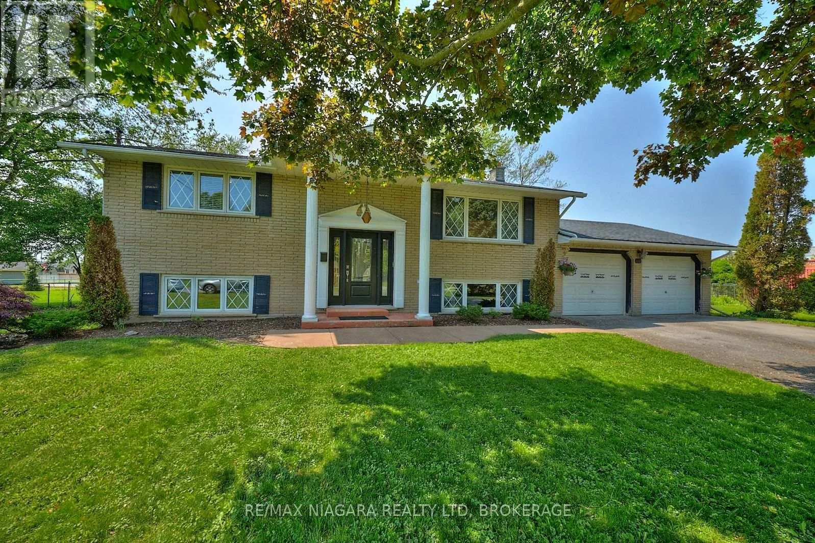 1129 MANNING COURT