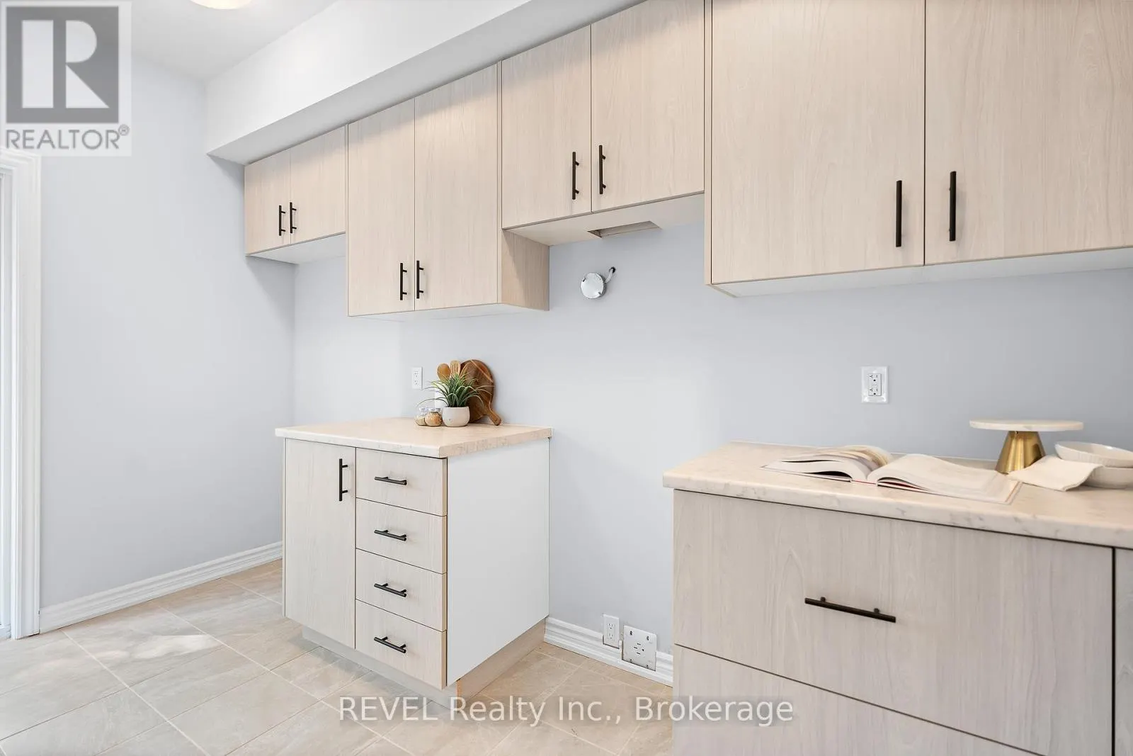 49 - 5672 DORCHESTER ROAD, #49