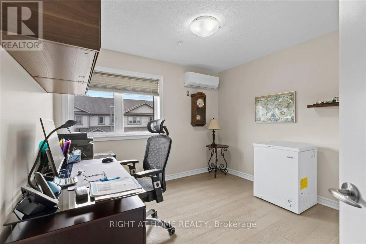 202 - 141 POTTS PRIVATE