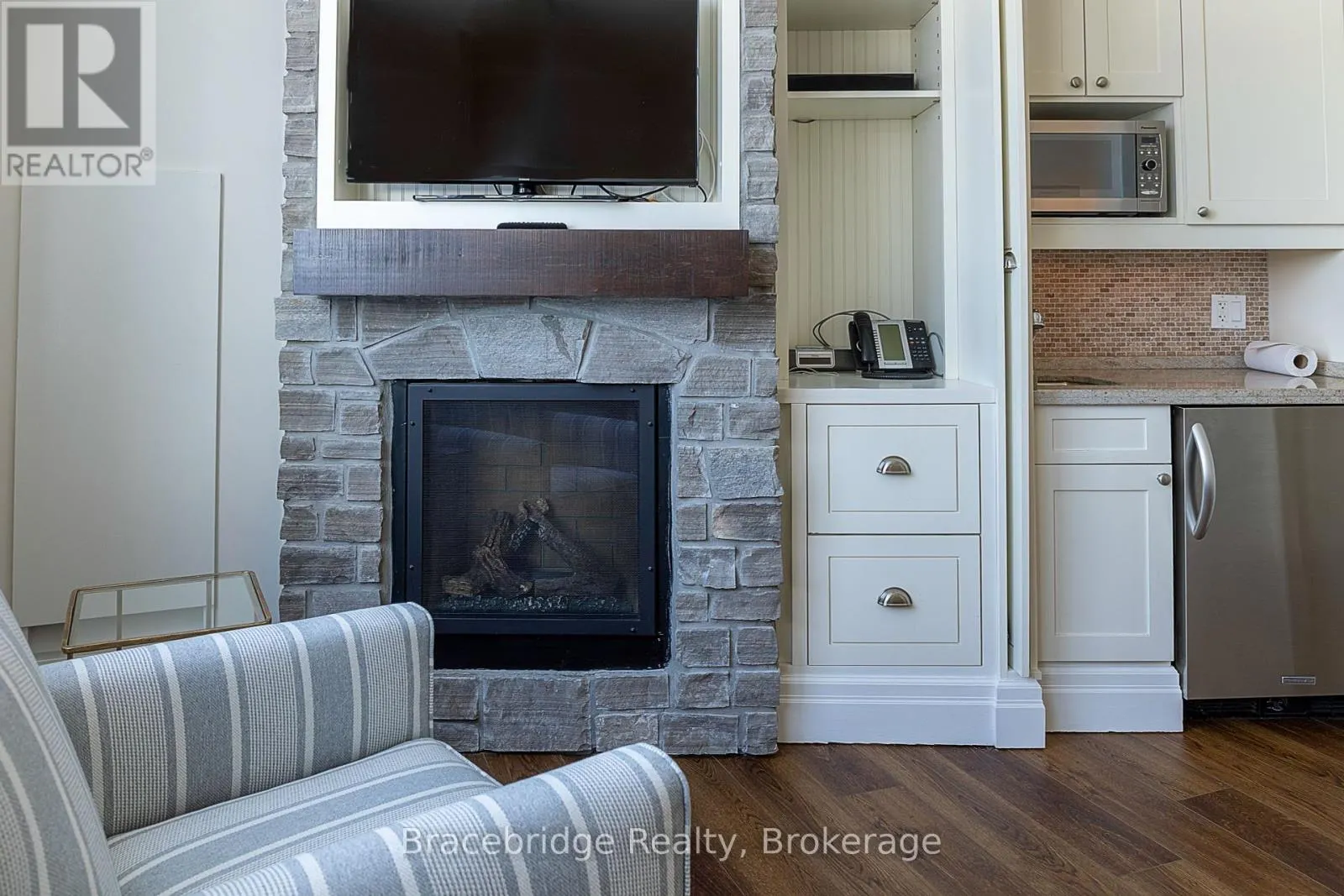 L205-B1 - 1869 MUSKOKA 118 HIGHWAY W, #L205-B1