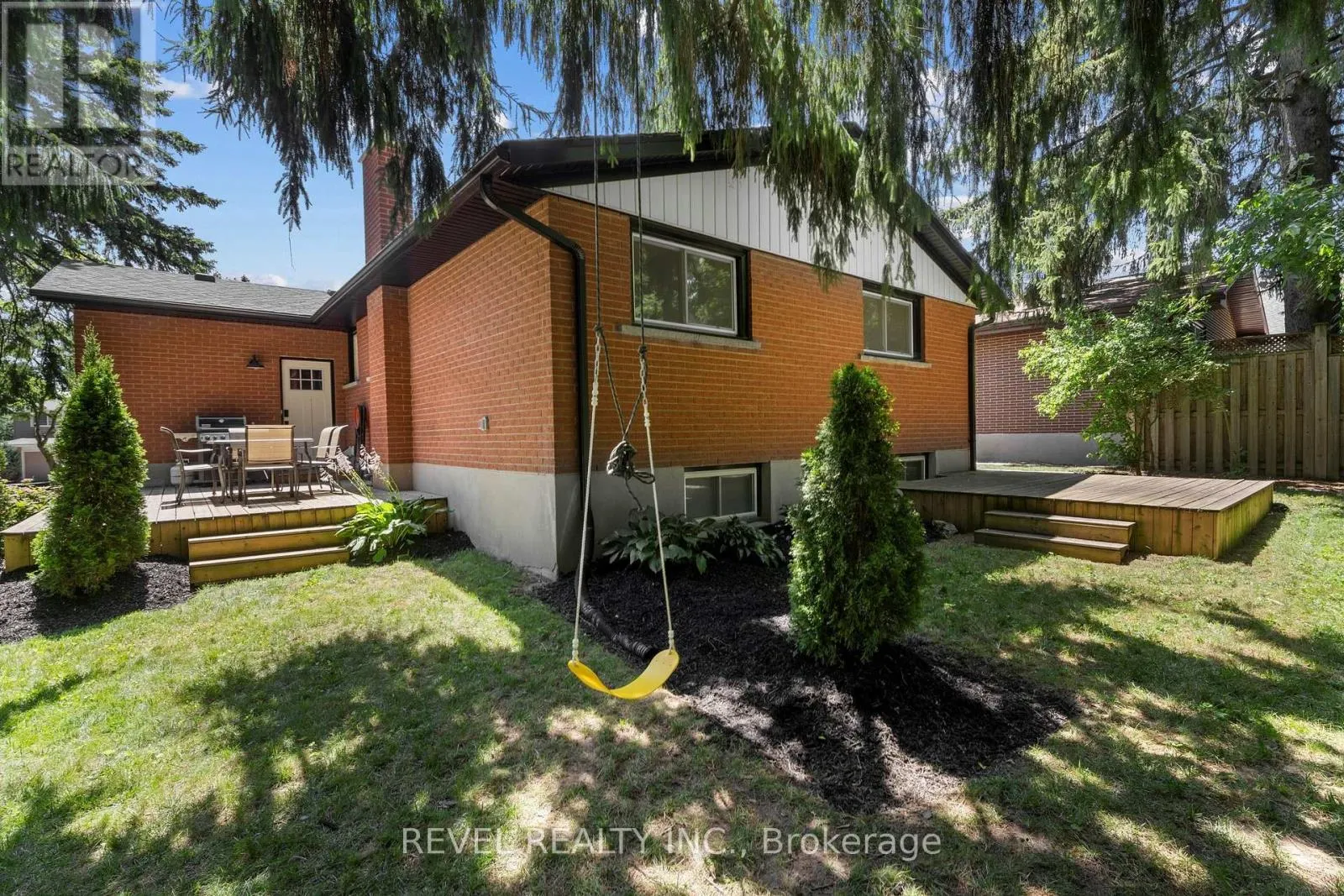 79 INWOOD CRESCENT