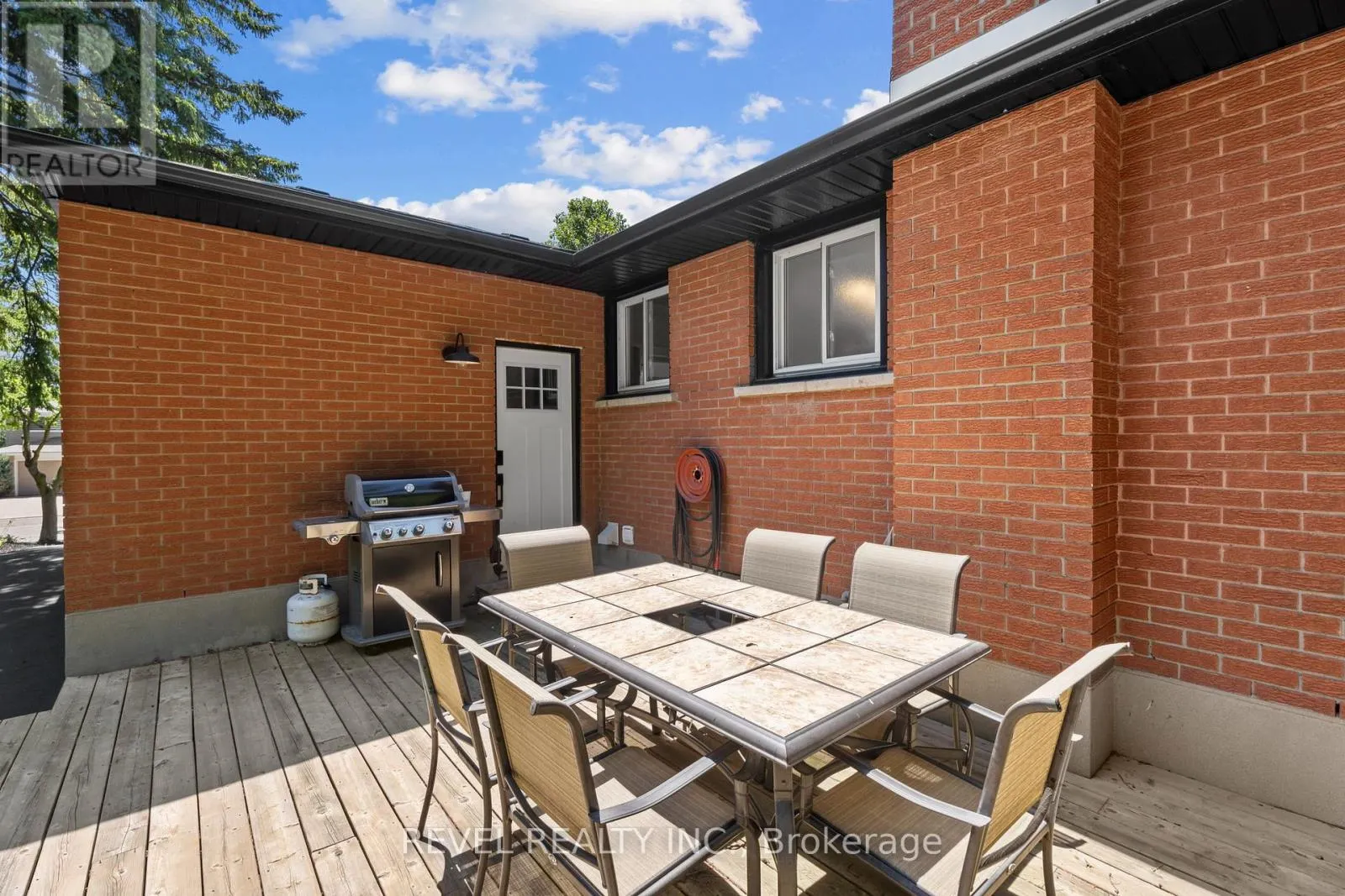 79 INWOOD CRESCENT