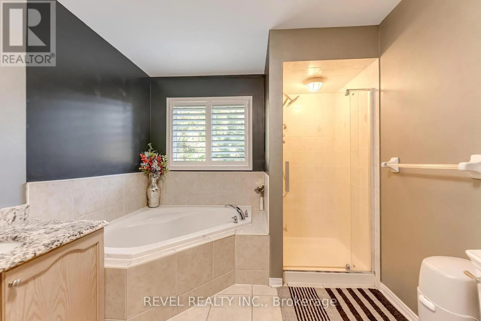 17 WEBB AVENUE