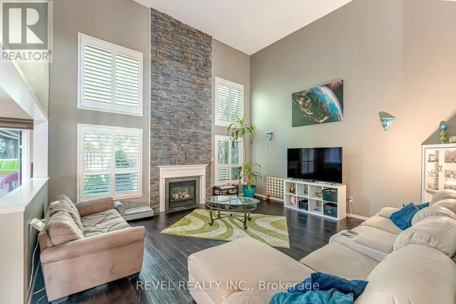 17 WEBB AVENUE