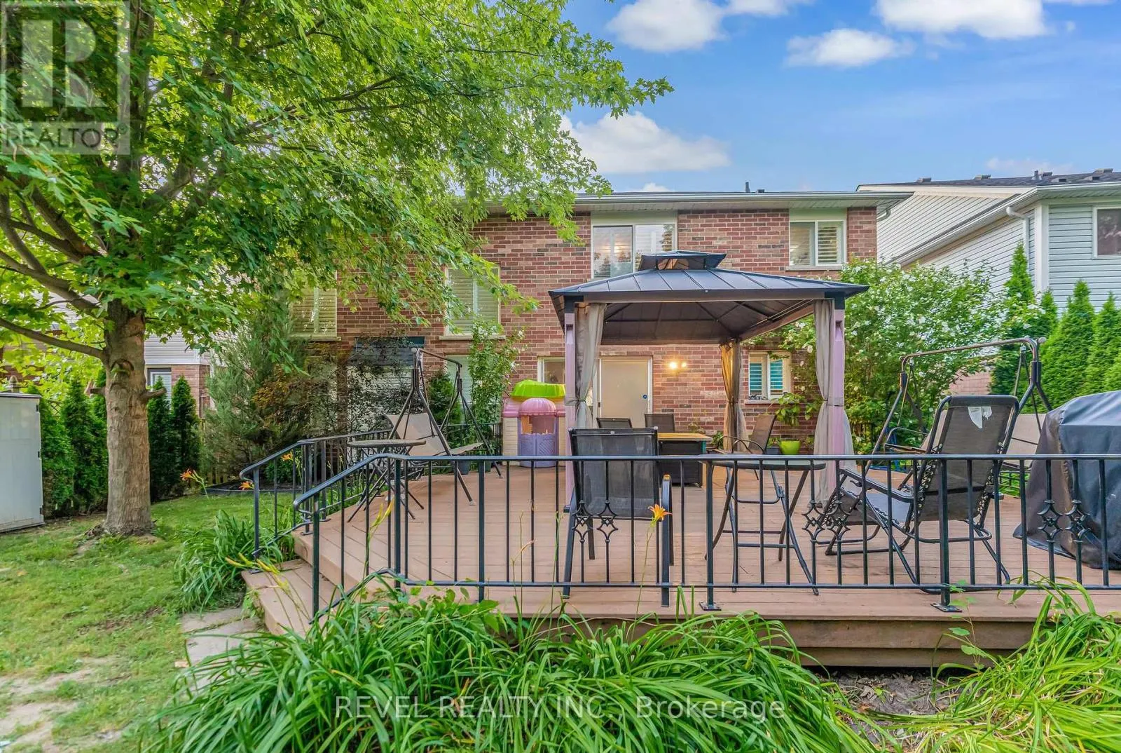 17 WEBB AVENUE