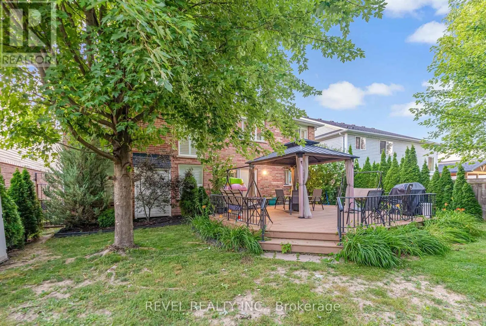 17 WEBB AVENUE