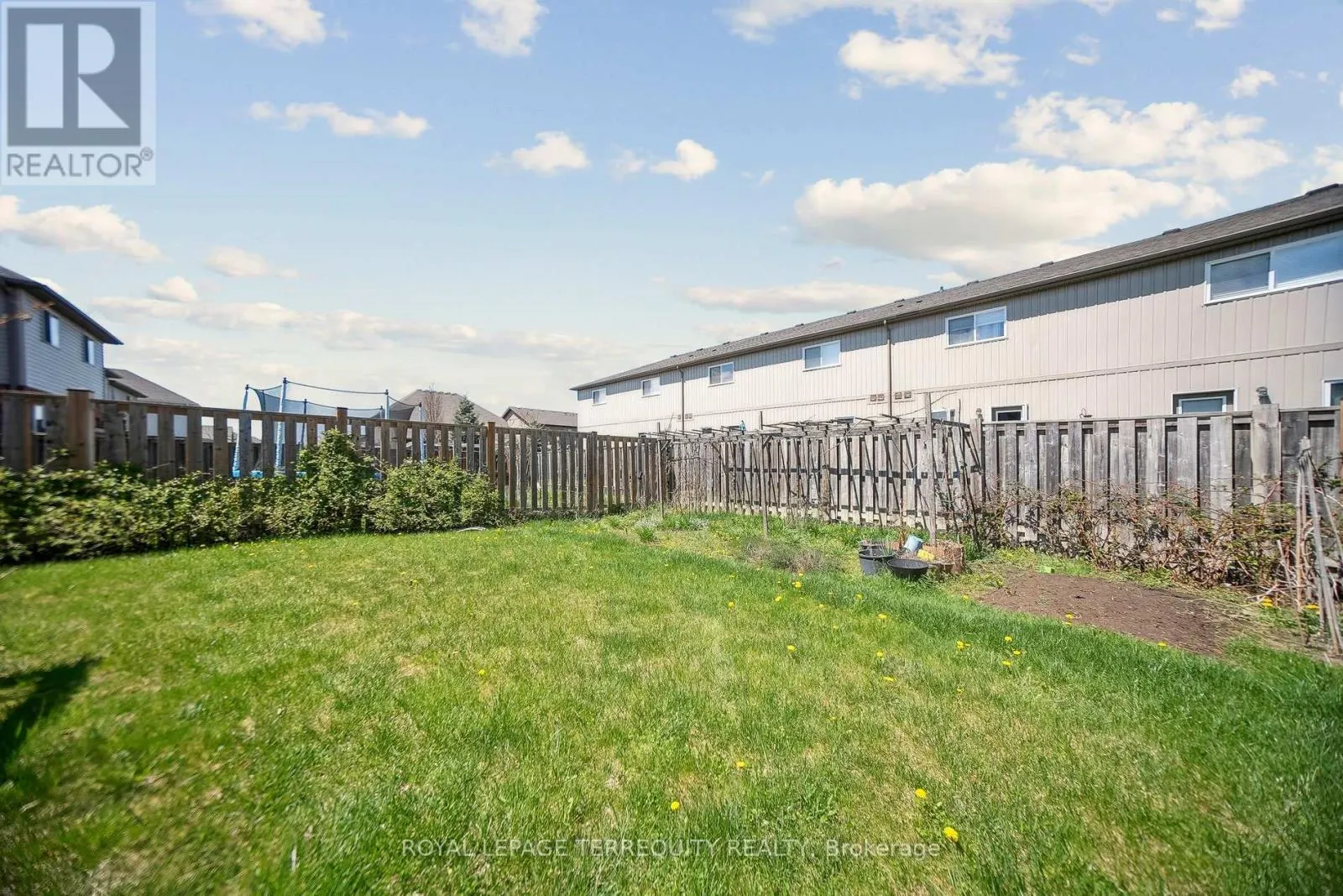 8465 KELSEY CRESCENT