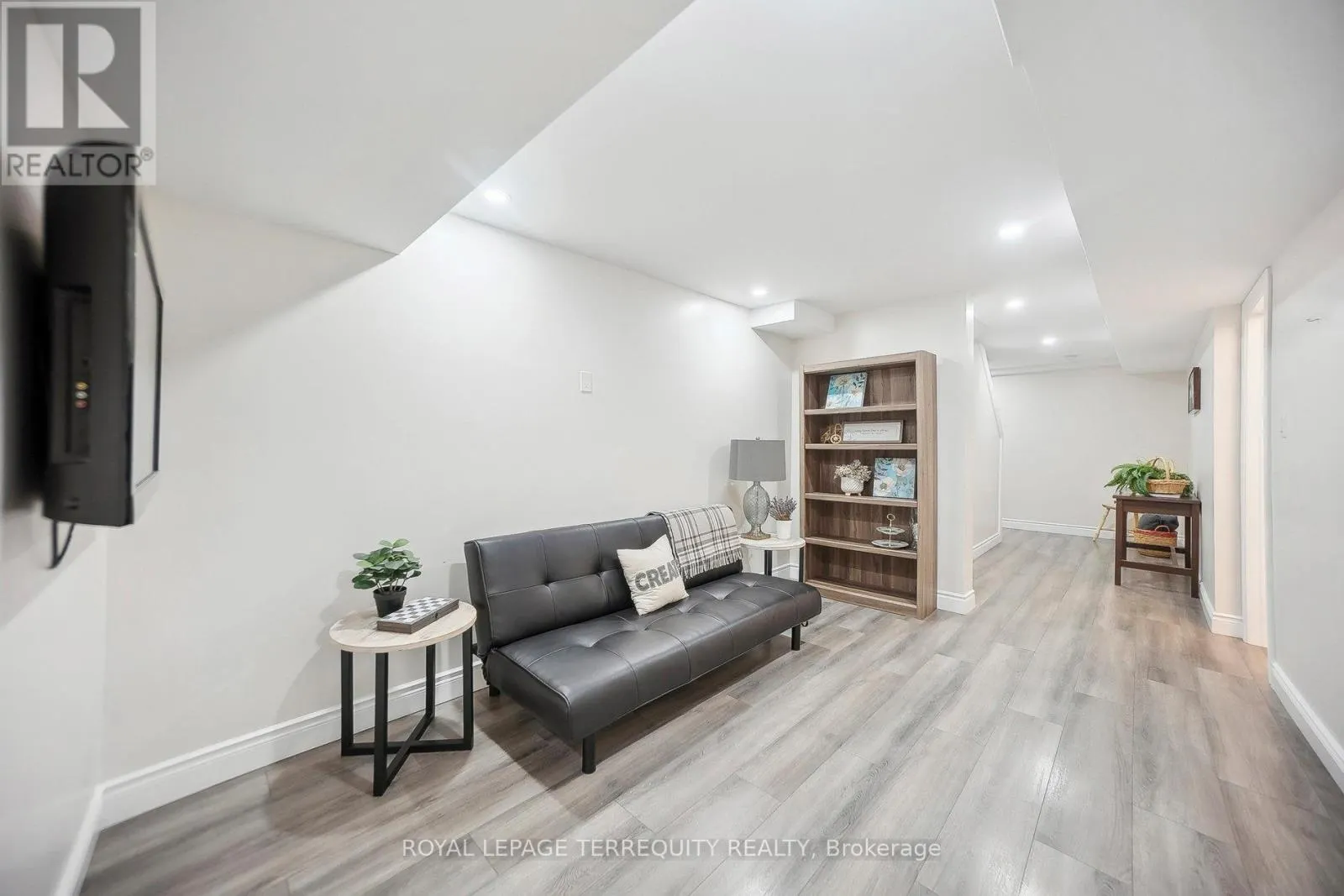 8465 KELSEY CRESCENT