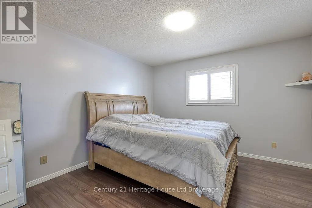 2 CHIPPEWA AVENUE