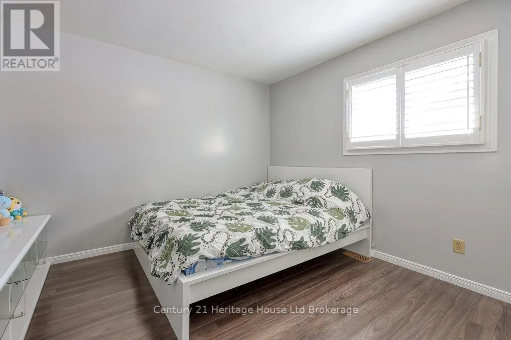 2 CHIPPEWA AVENUE