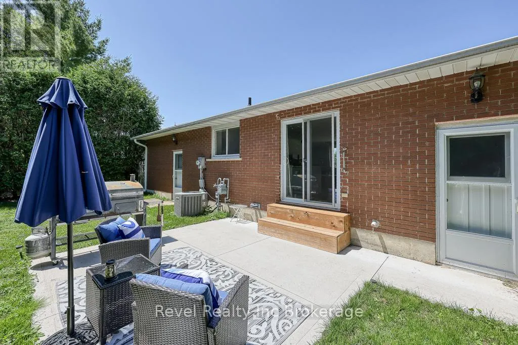 2 RICHARDS COURT