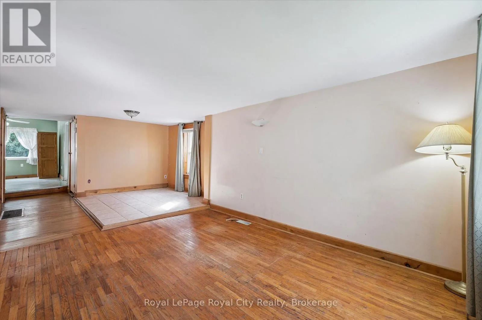 201 ARTHUR STREET N