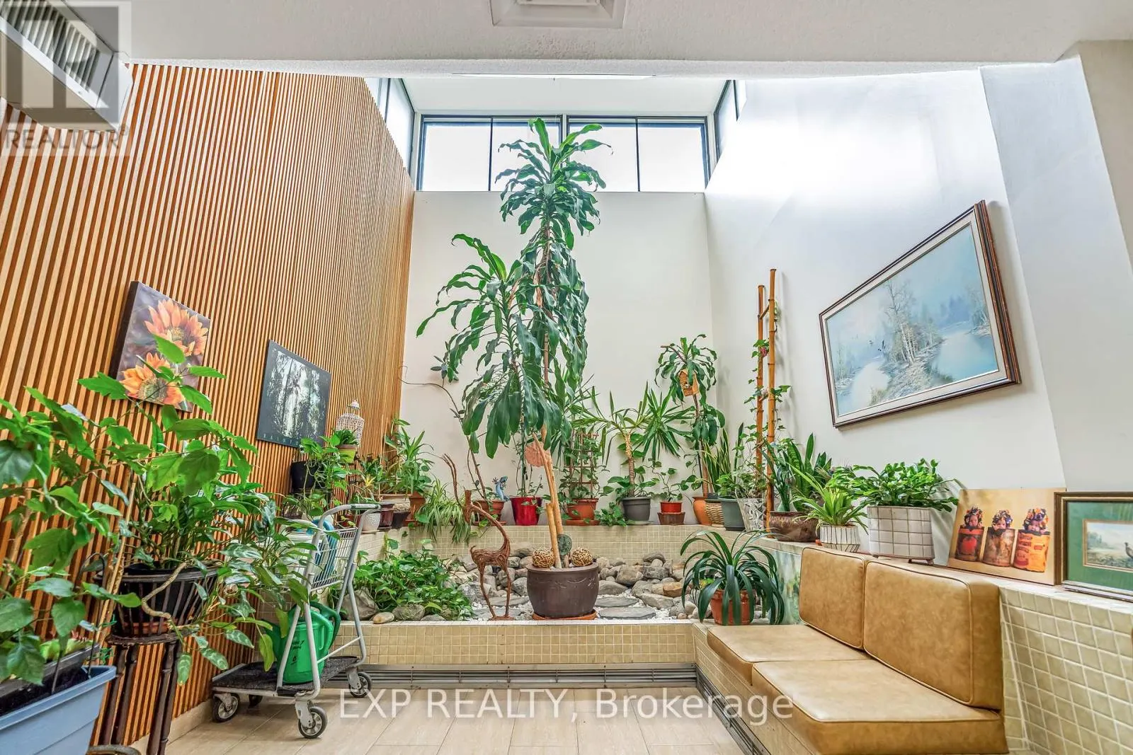 1301 - 415 GREENVIEW AVENUE