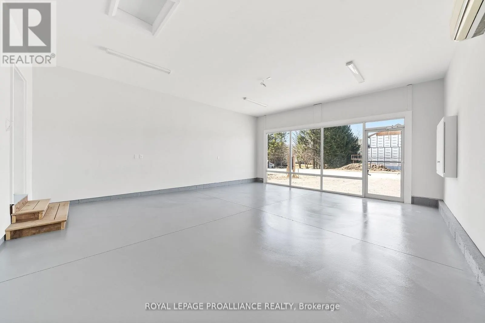 3 CLAYTON JOHN AVENUE