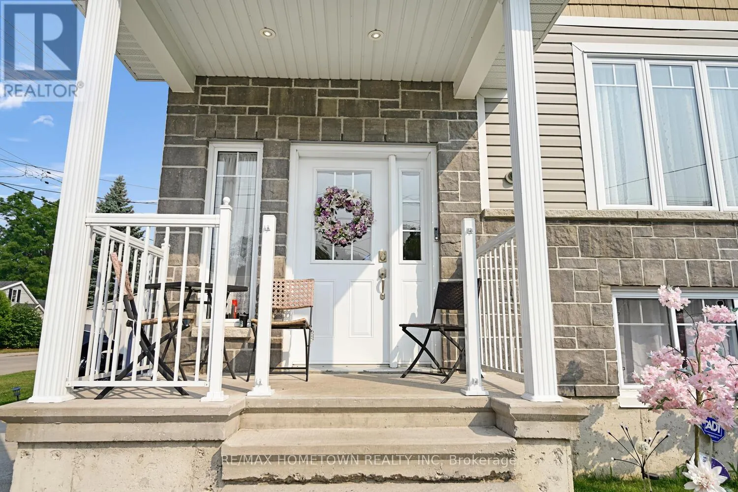 182 WOOD STREET E