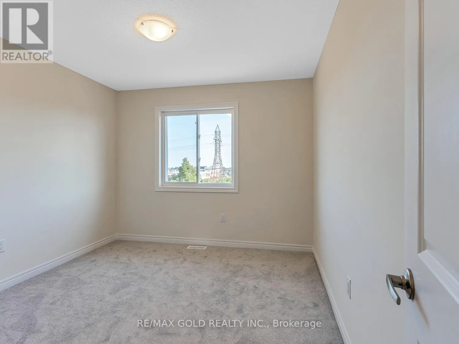 93 PINOT CRESCENT