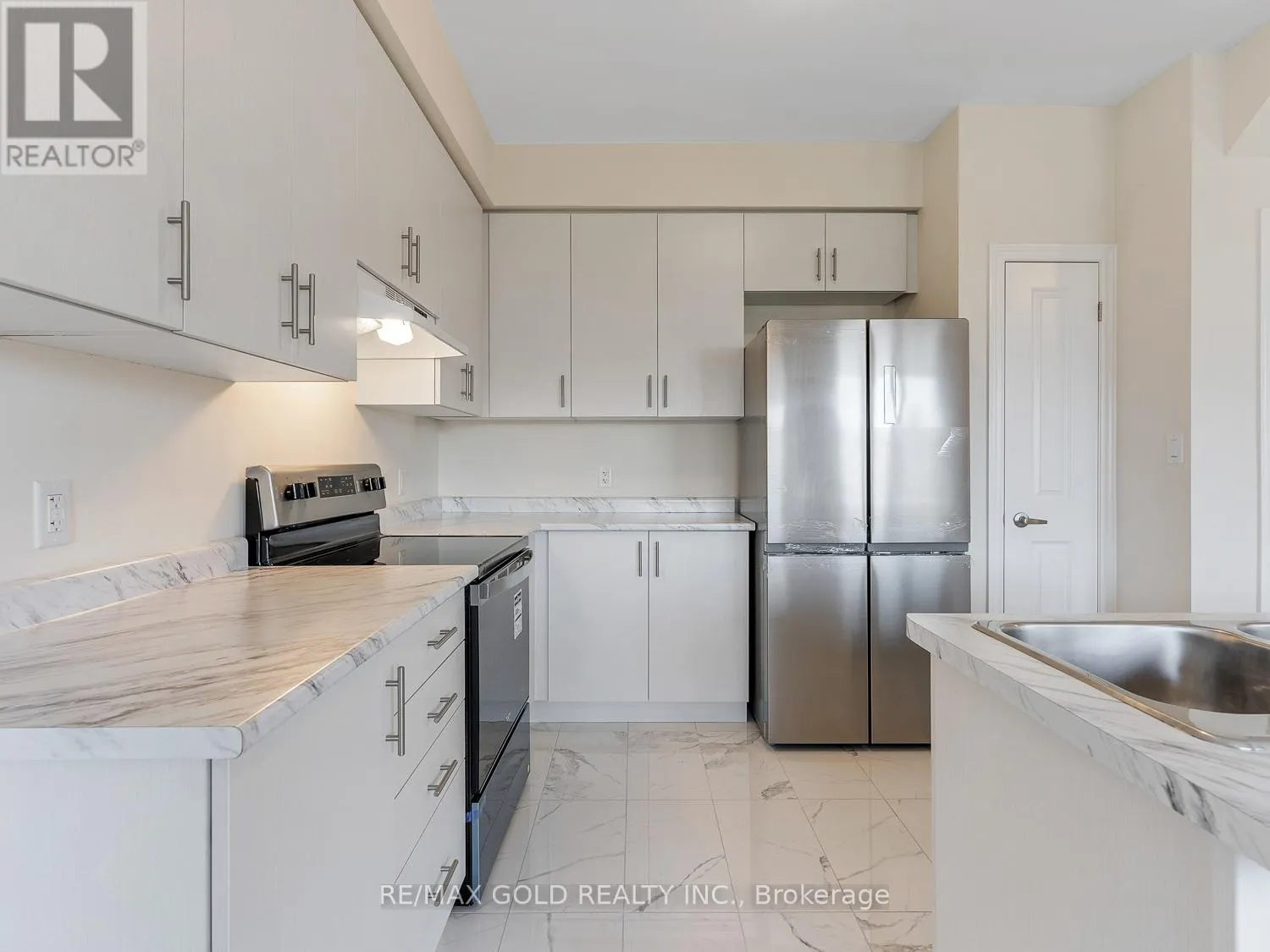 93 PINOT CRESCENT