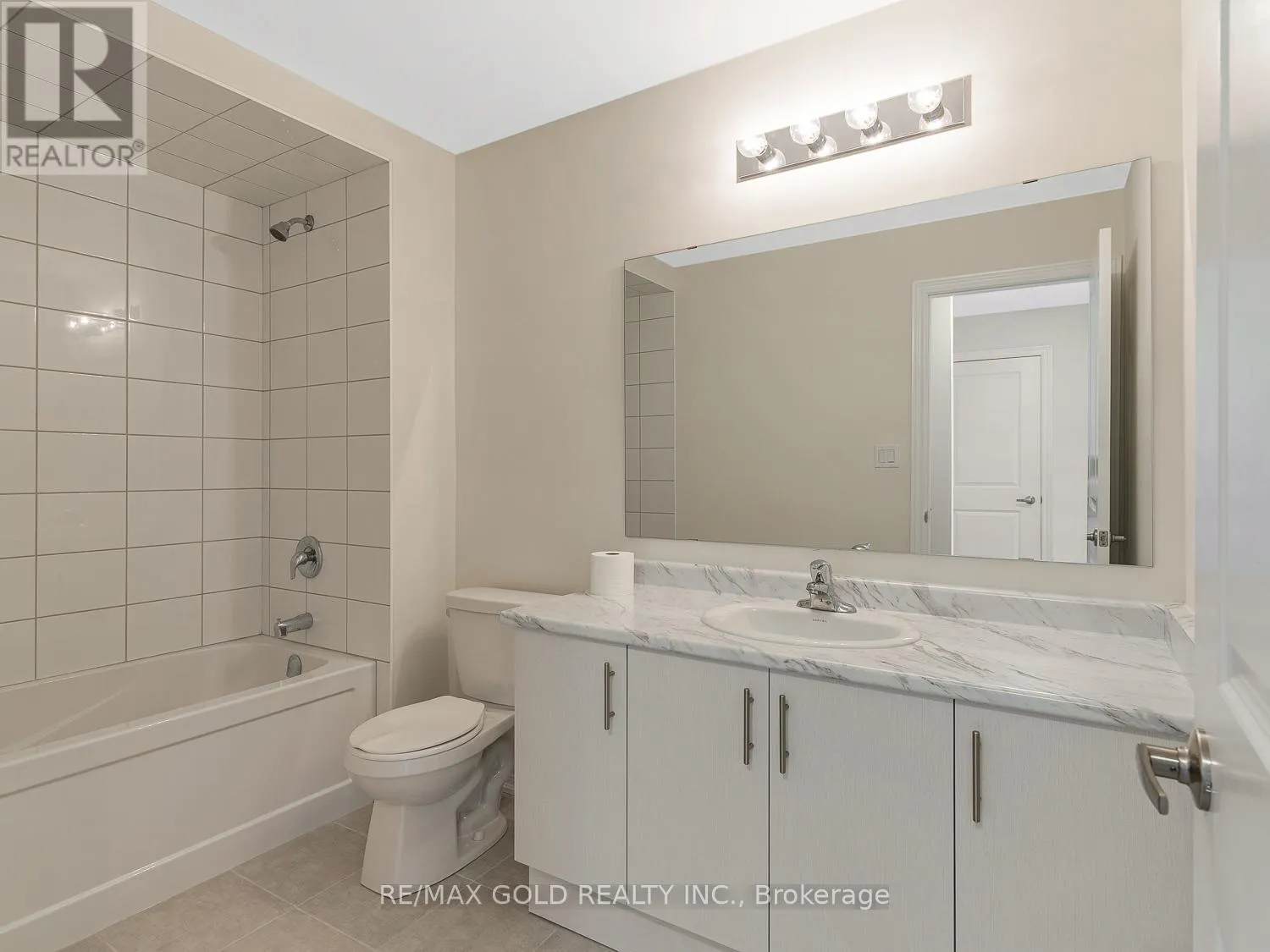 93 PINOT CRESCENT