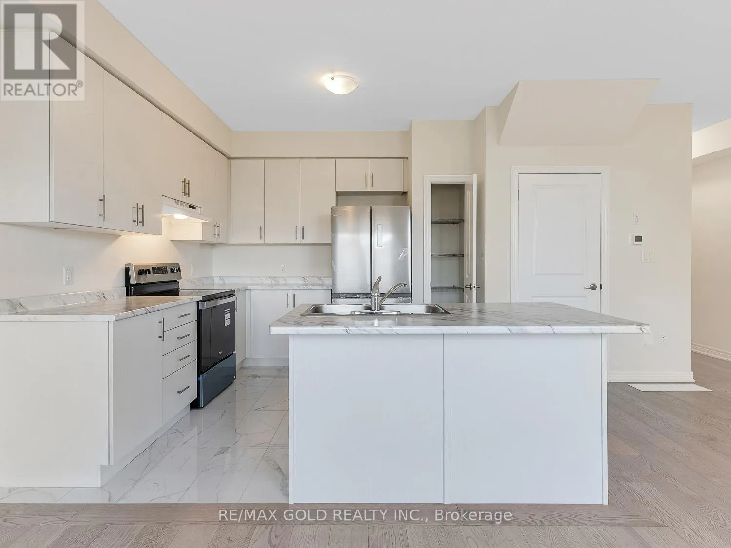 93 PINOT CRESCENT
