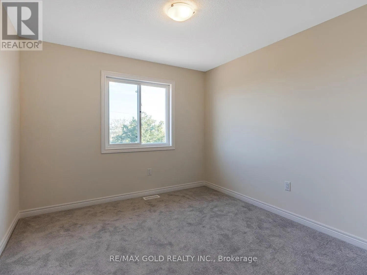 93 PINOT CRESCENT