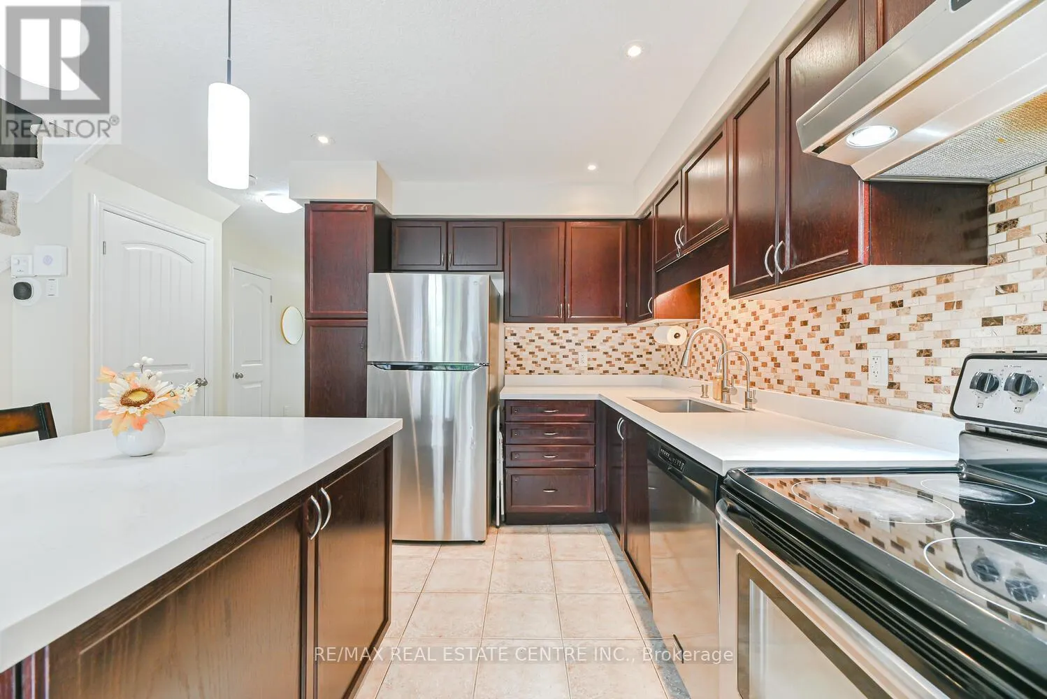 4 - 535 MARGARET STREET