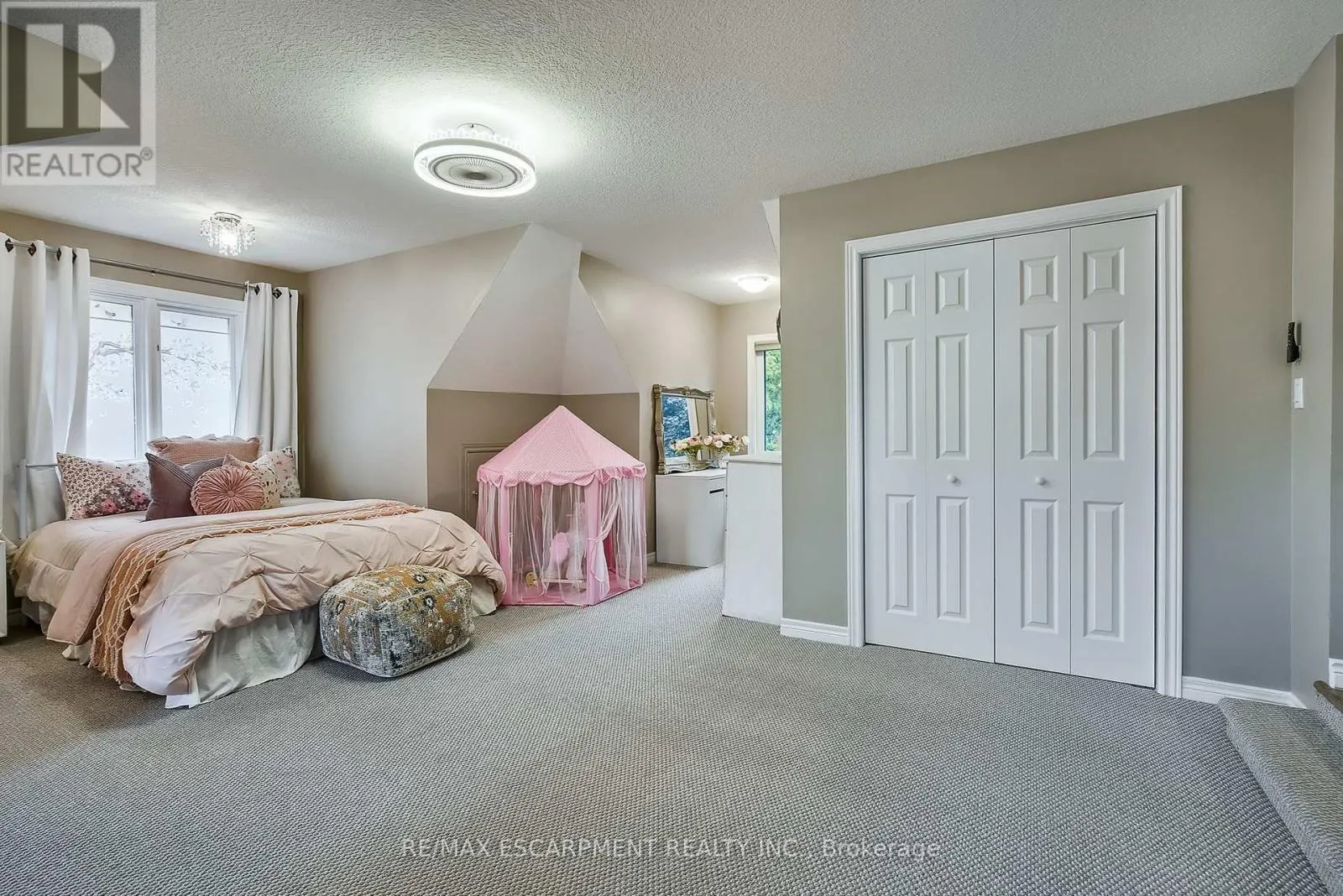447 GOLF LINKS ROAD
