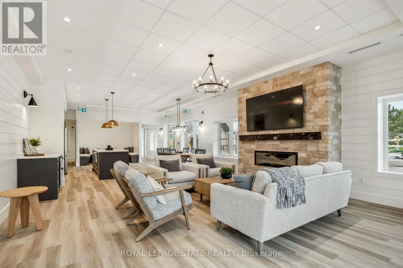 18 SOUTH COAST CIRCLE