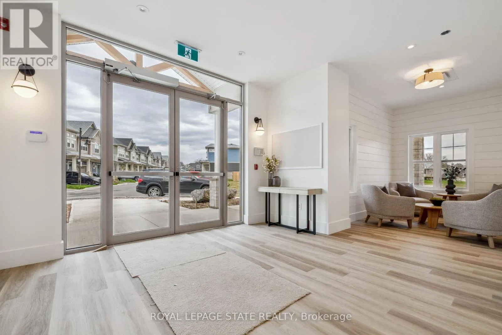 18 SOUTH COAST CIRCLE