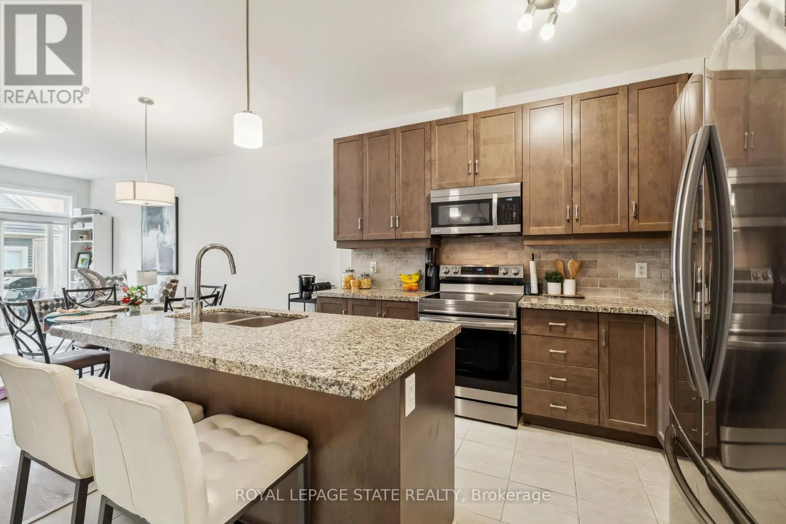 18 SOUTH COAST CIRCLE