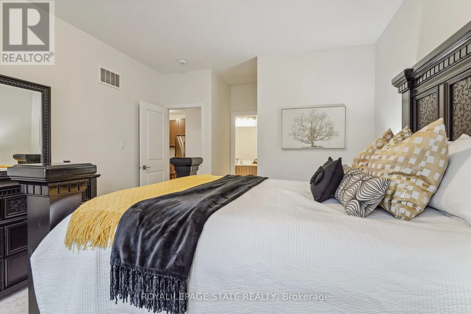 18 SOUTH COAST CIRCLE