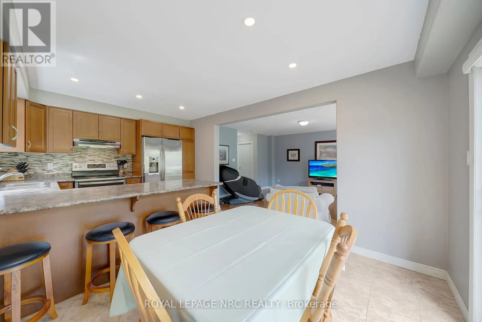 33 PLUM TREE LANE