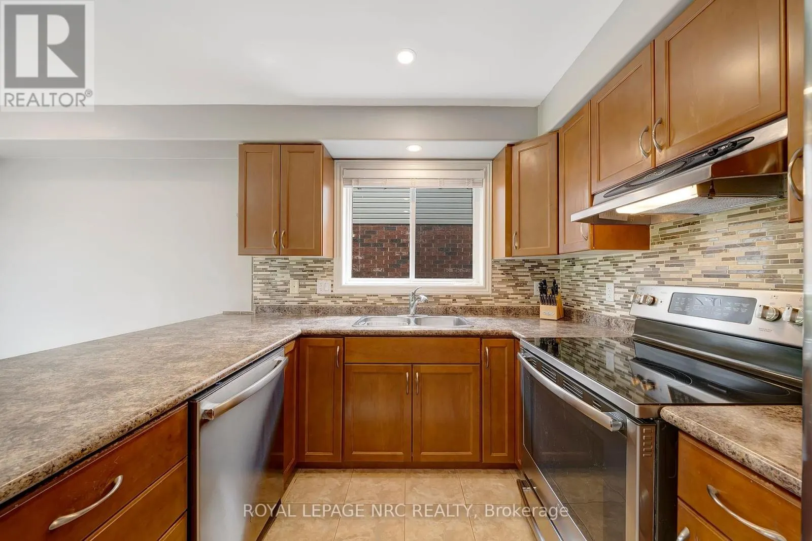 33 PLUM TREE LANE