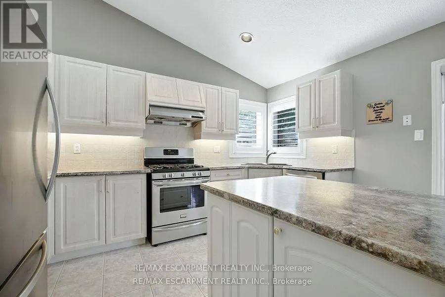 17 HILLGARDEN DRIVE