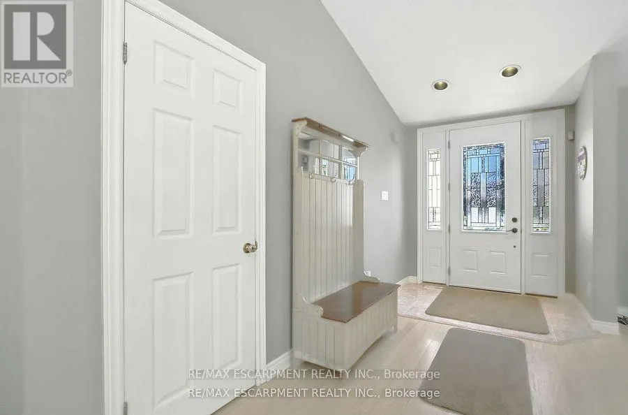 17 HILLGARDEN DRIVE