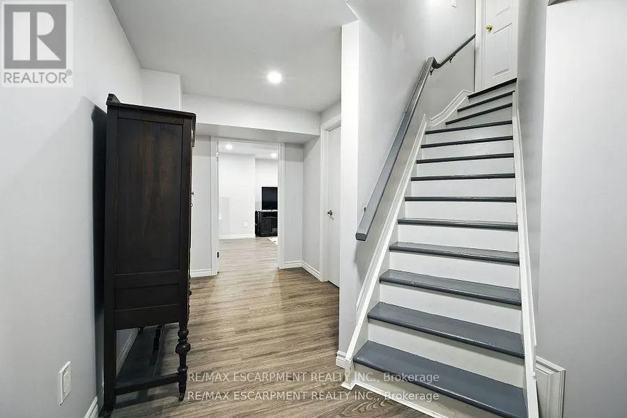 17 HILLGARDEN DRIVE