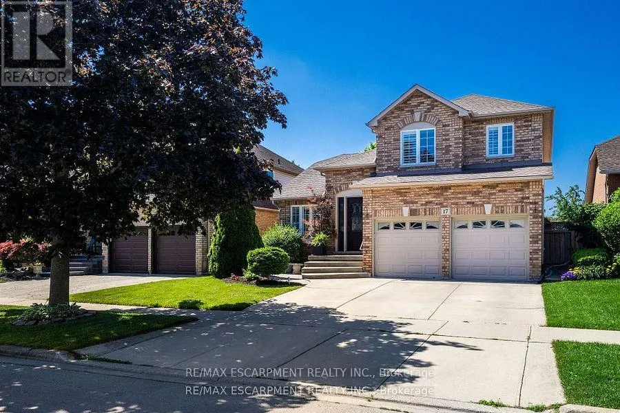 17 HILLGARDEN DRIVE