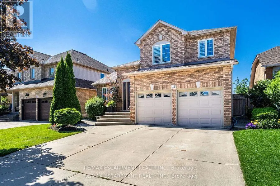 17 HILLGARDEN DRIVE