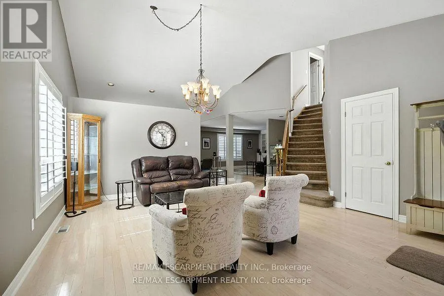 17 HILLGARDEN DRIVE