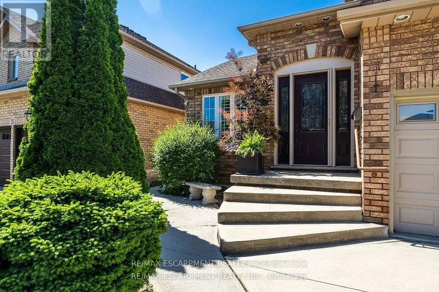17 HILLGARDEN DRIVE