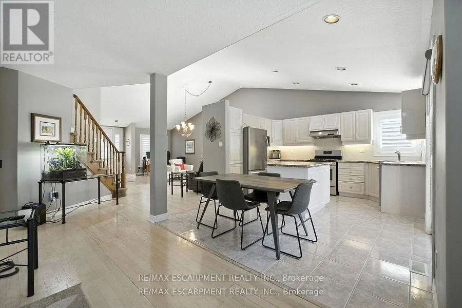 17 HILLGARDEN DRIVE