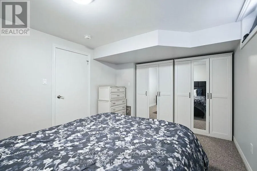 17 HILLGARDEN DRIVE