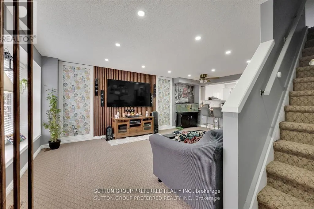 71 - 320 WESTMINSTER AVENUE, #71