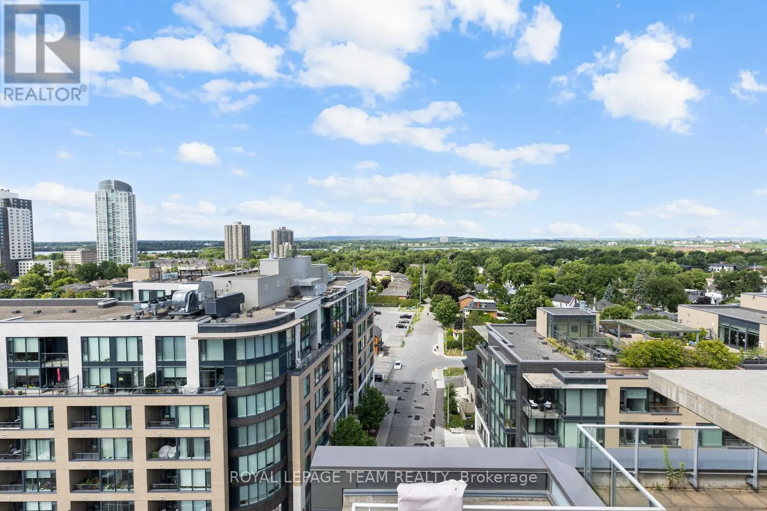 502 - 108 RICHMOND ROAD