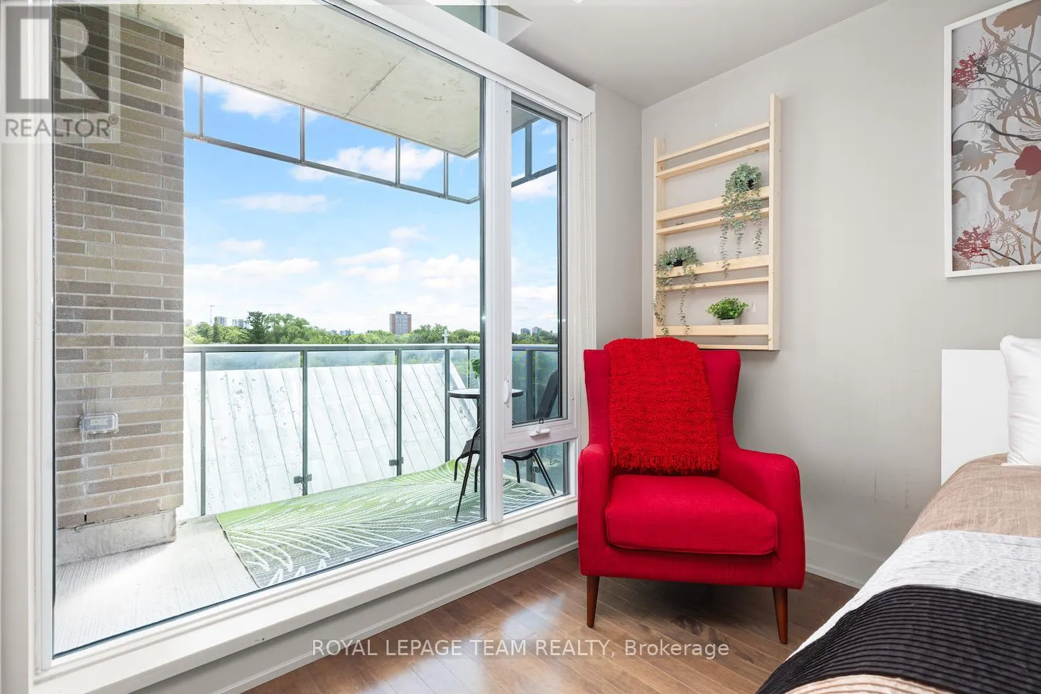 502 - 108 RICHMOND ROAD