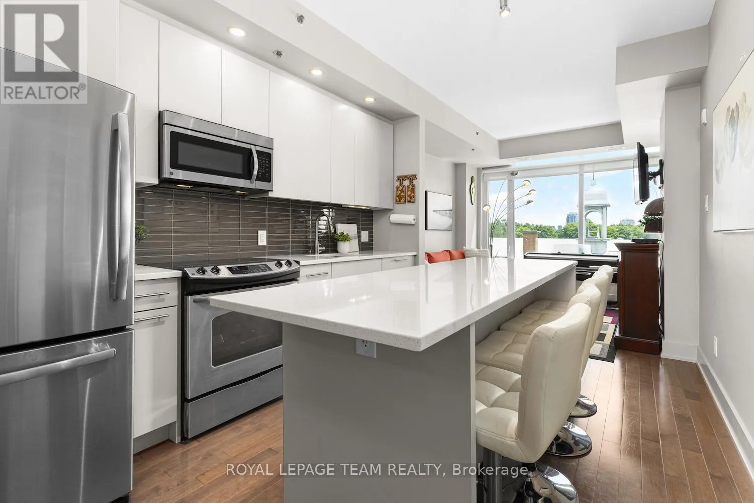 502 - 108 RICHMOND ROAD