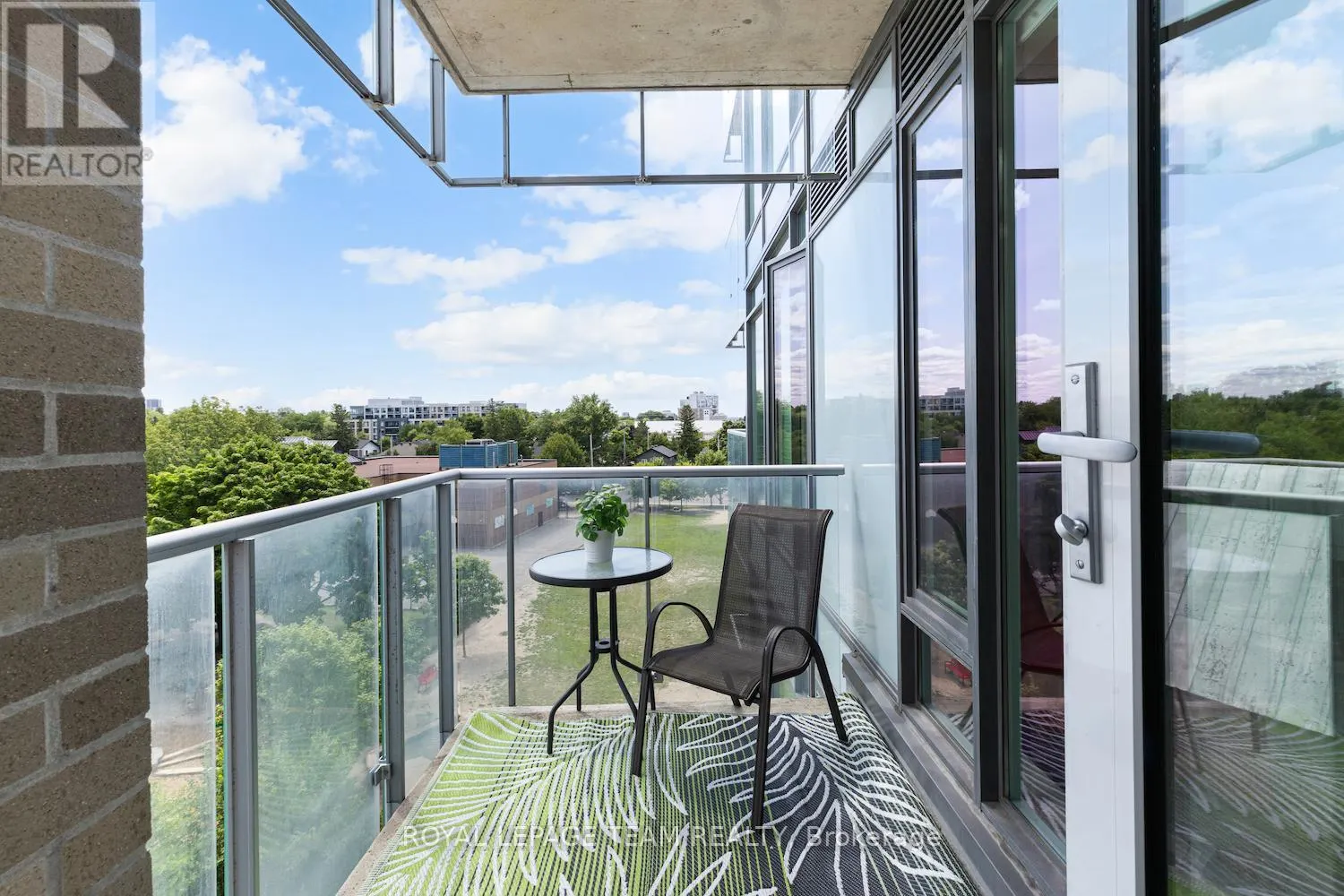 502 - 108 RICHMOND ROAD