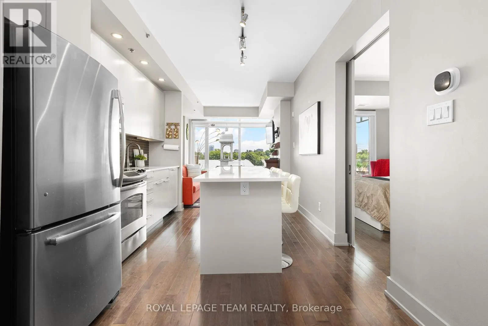 502 - 108 RICHMOND ROAD
