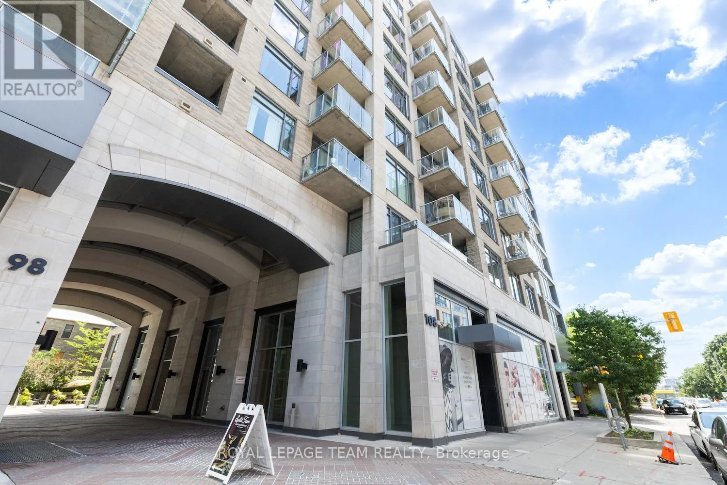 502 - 108 RICHMOND ROAD
