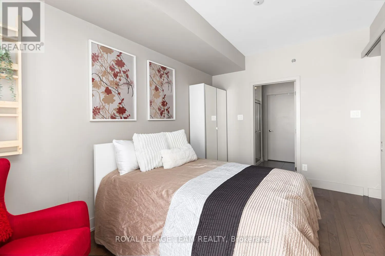 502 - 108 RICHMOND ROAD